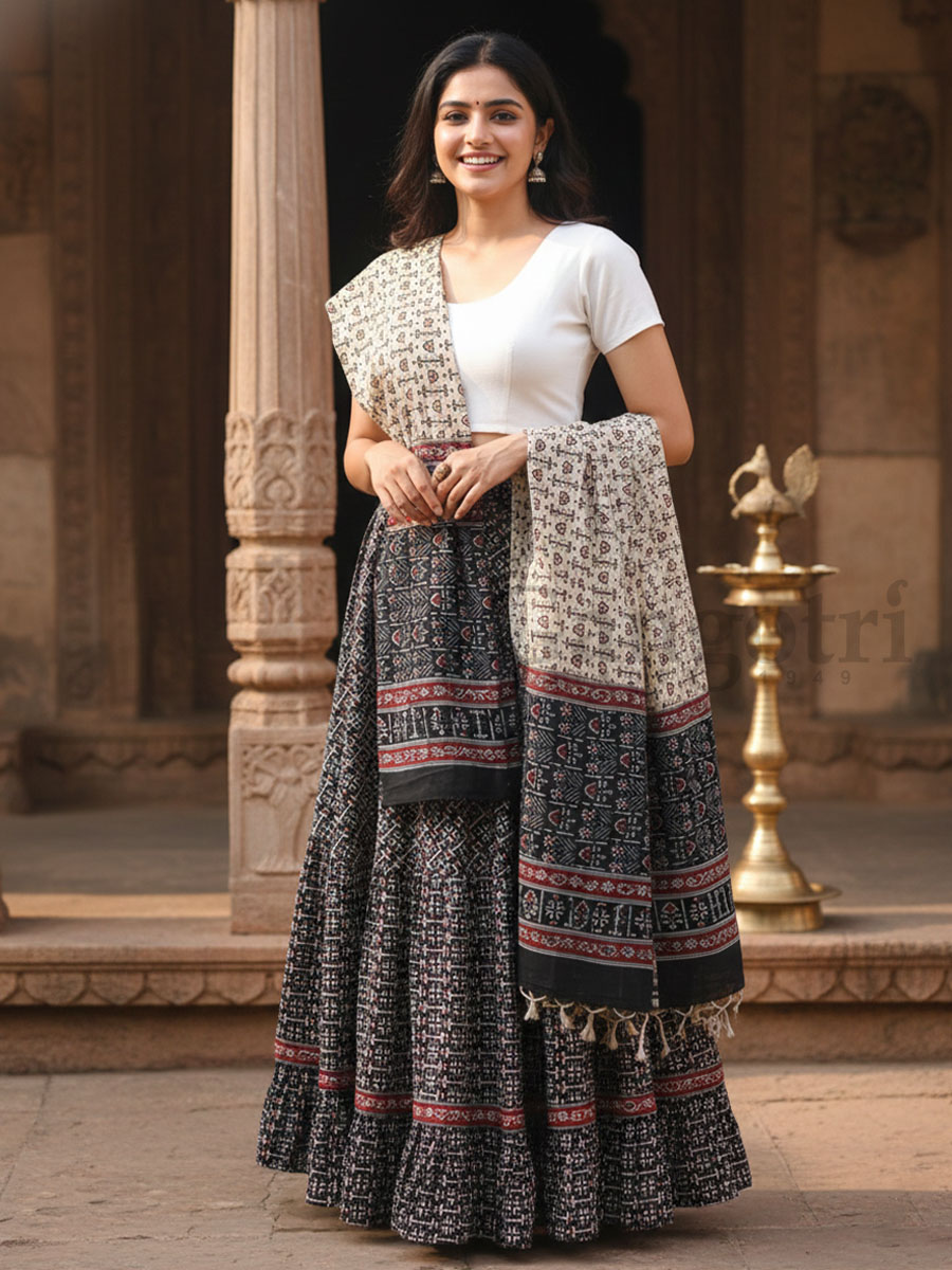 Skirt & Chadar Set M
