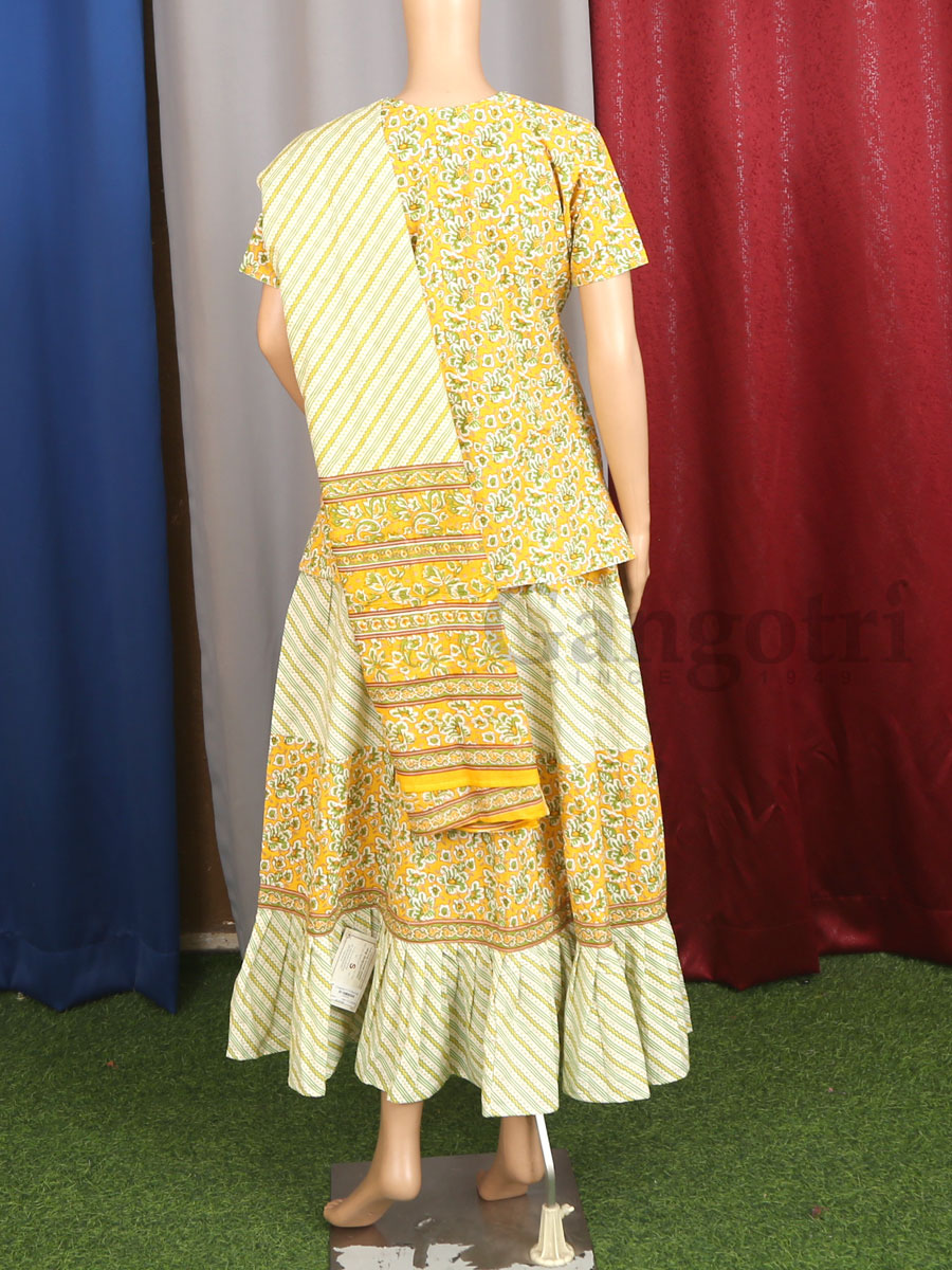 Skirt & Top Set S - Image 4