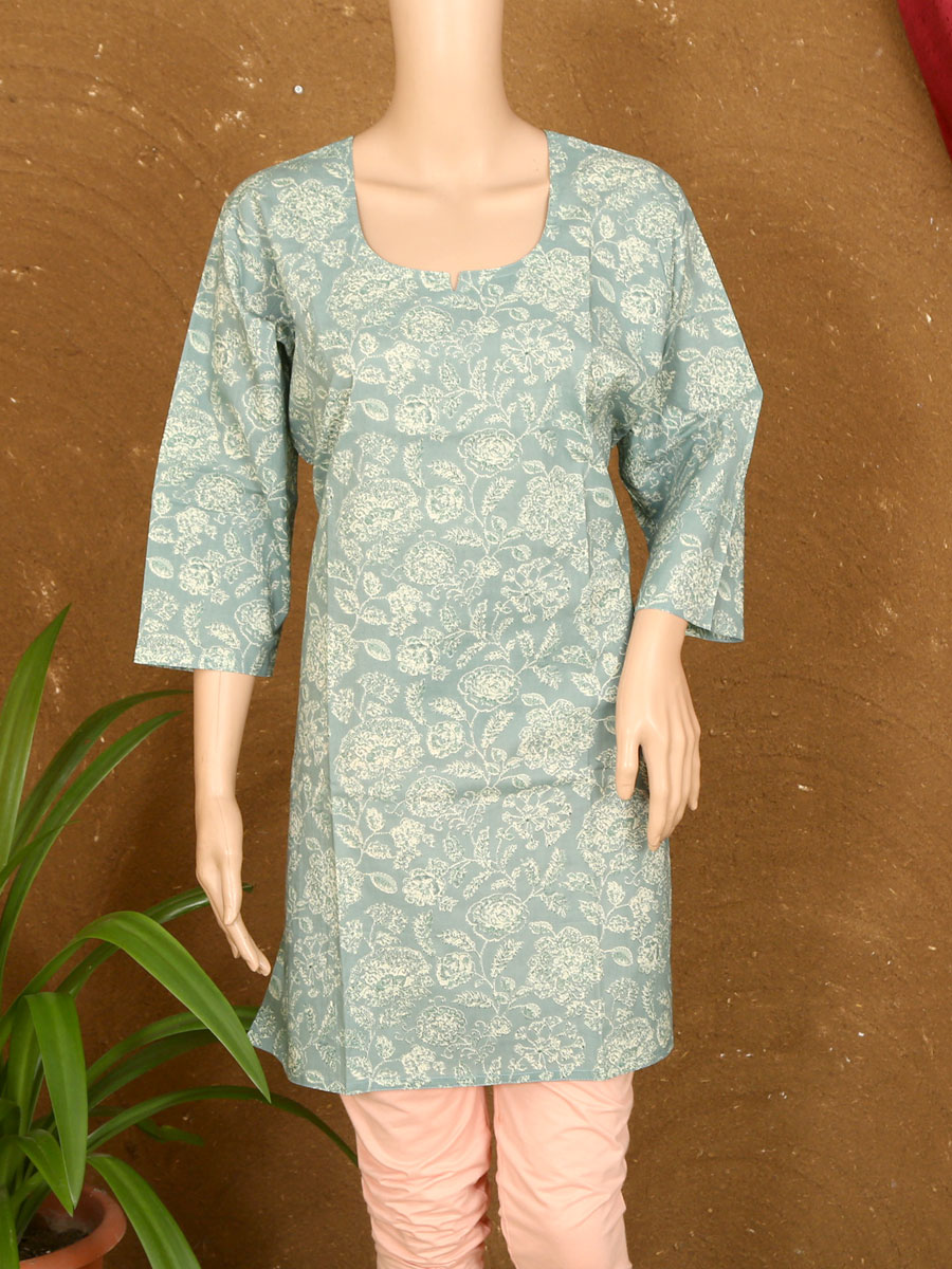 Women Fancy Cotton Tops XL - Image 3